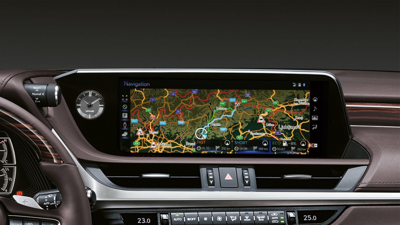 2019-lexus-es-hybrid-experience-feature-multimedia-display-1920x1080_tcm-3175-1508678