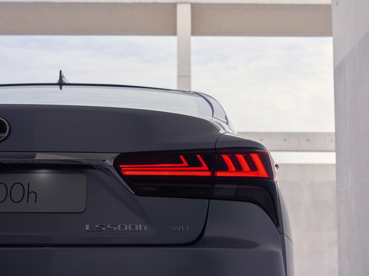 Close-up of a Lexus LS's rear brake light