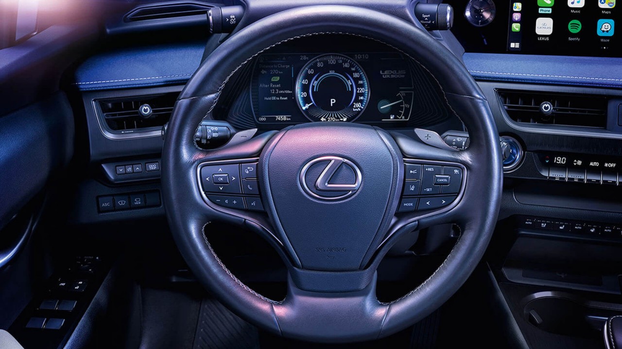 Lexus UX 300e drivers cockpit