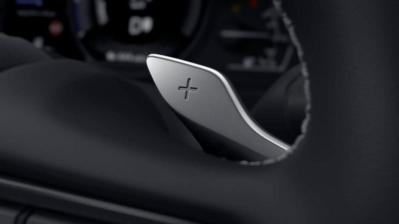 Lexus UX 300e Paddle Shifter