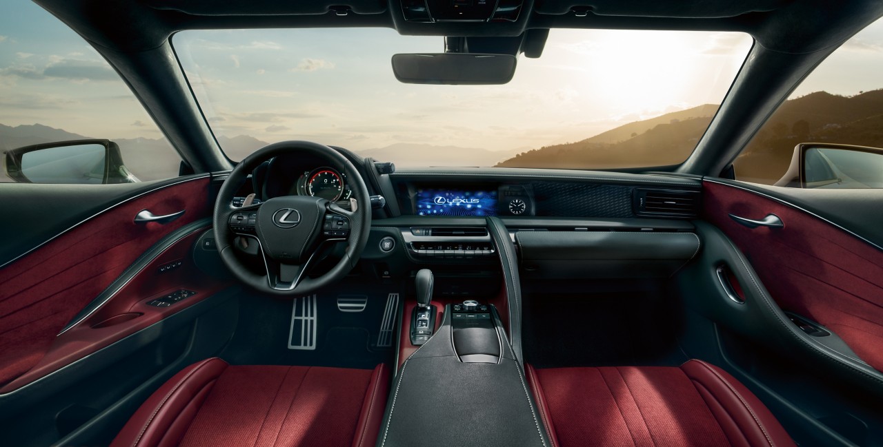 LC-Driver-focused-cockpit