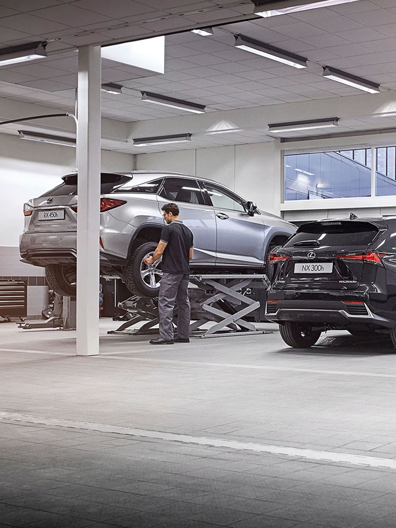 POPRAVILO VAŠEGA VOZILA LEXUS